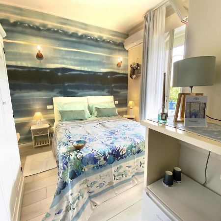 B&B Due Passi Dal Mare Cinquale Exteriér fotografie