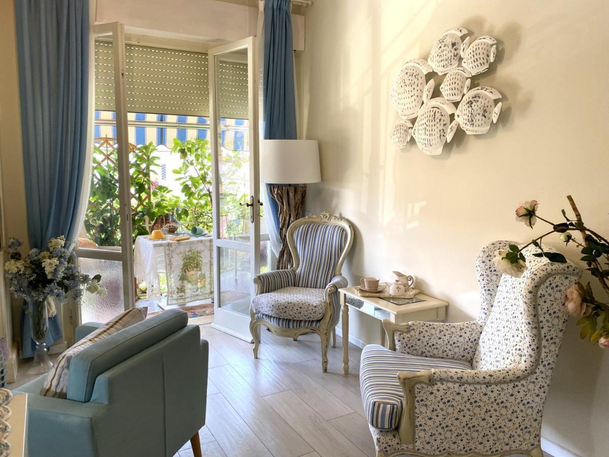 B&B Due Passi Dal Mare Cinquale Exteriér fotografie