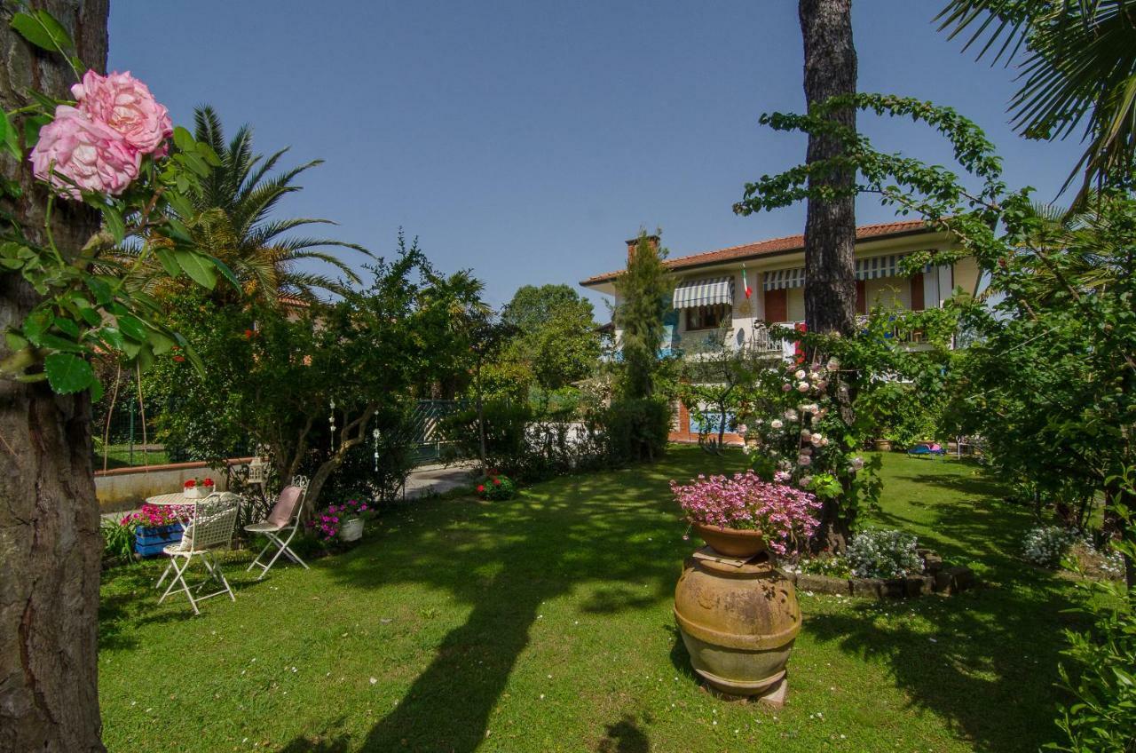 B&B Due Passi Dal Mare Cinquale Exteriér fotografie