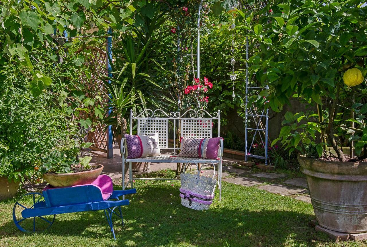 B&B Due Passi Dal Mare Cinquale Exteriér fotografie