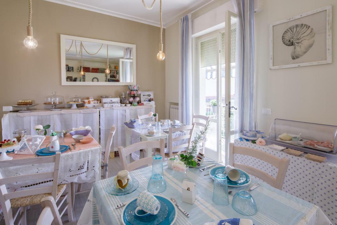B&B Due Passi Dal Mare Cinquale Exteriér fotografie