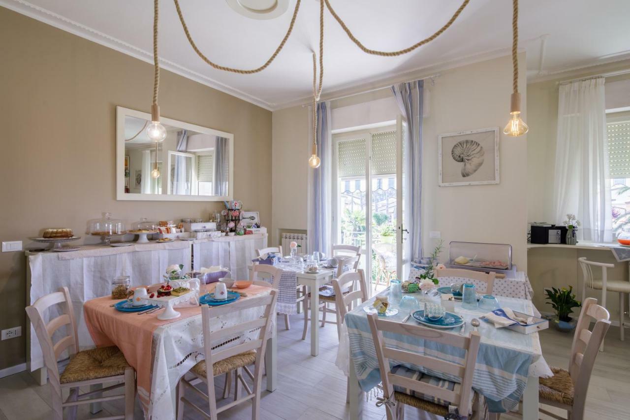 B&B Due Passi Dal Mare Cinquale Exteriér fotografie