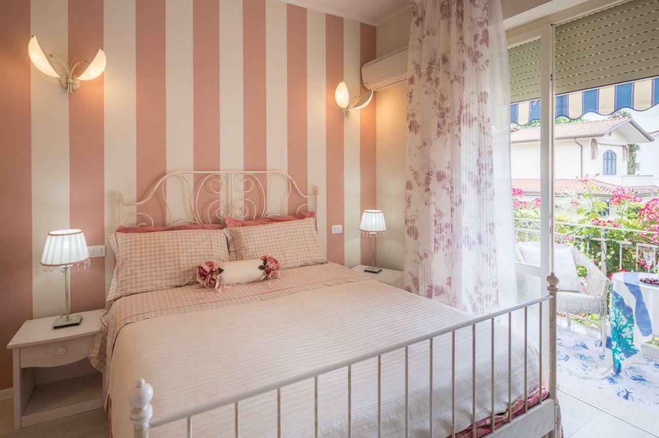 B&B Due Passi Dal Mare Cinquale Exteriér fotografie