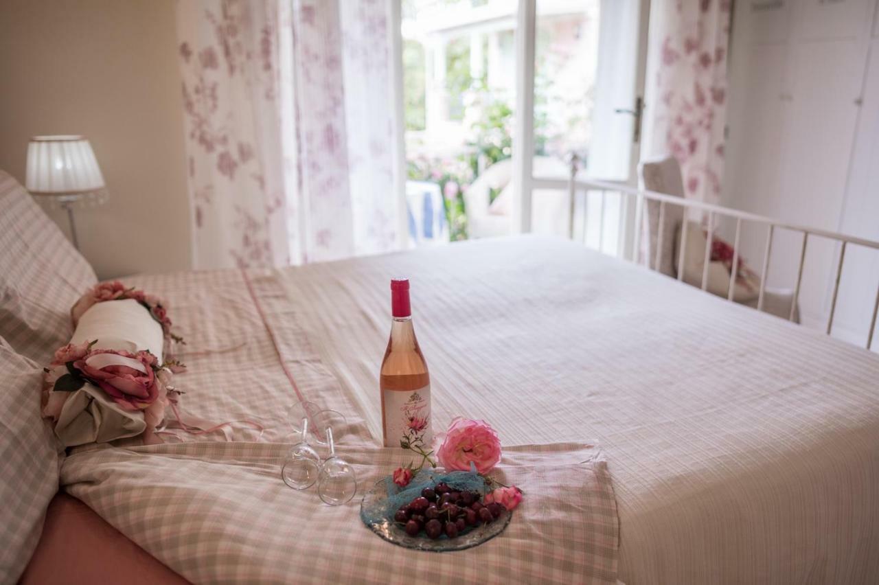 B&B Due Passi Dal Mare Cinquale Exteriér fotografie