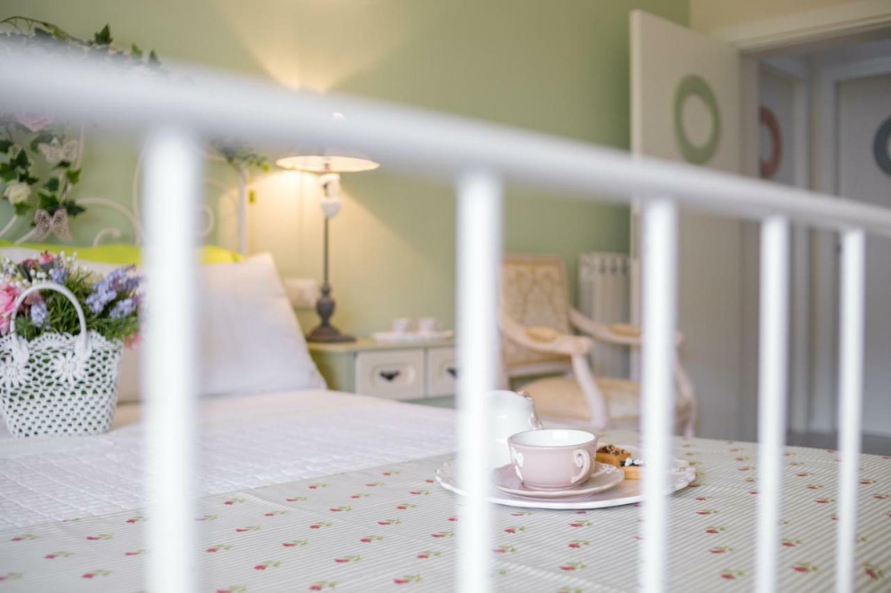 B&B Due Passi Dal Mare Cinquale Exteriér fotografie